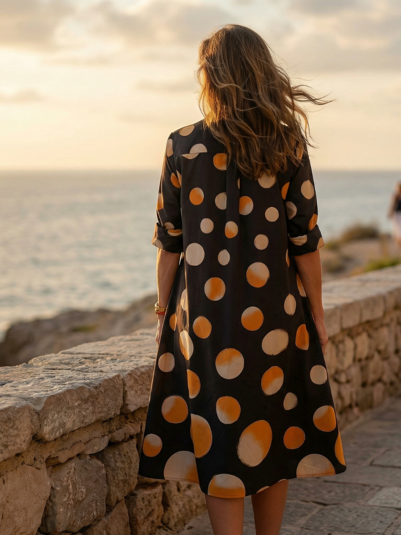 Vespera | Vestido de Lunares al Atardecer
