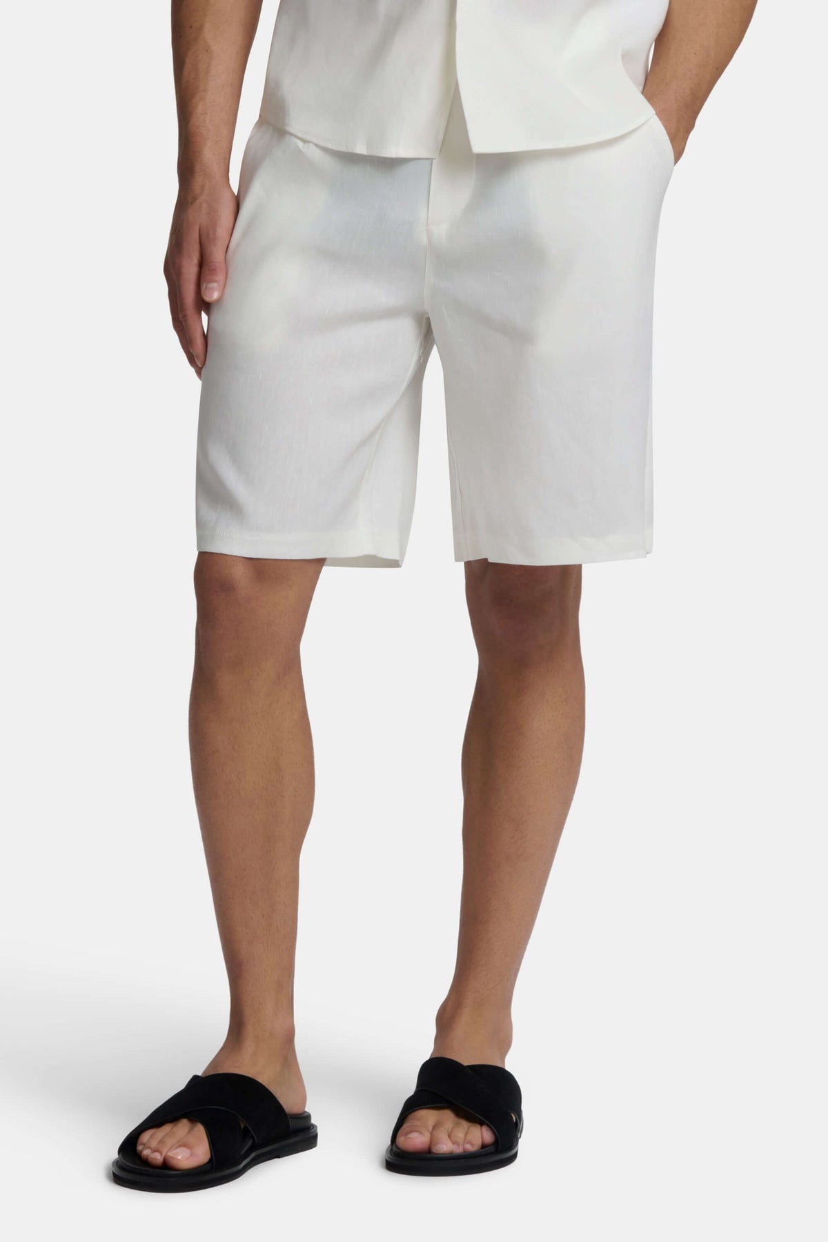 THE LINEN SHORTS (PANTALON DE LINO)