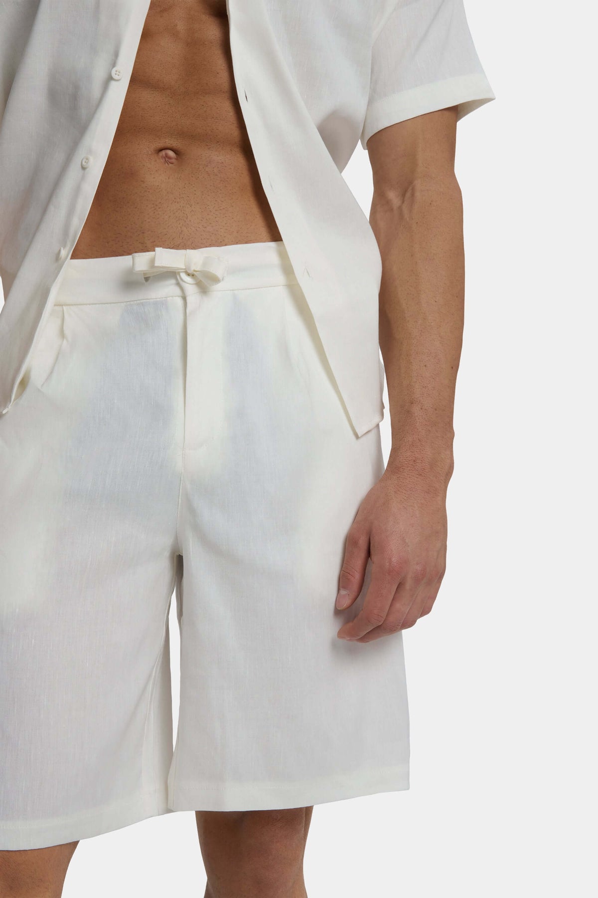 THE LINEN SHORTS (PANTALON DE LINO)