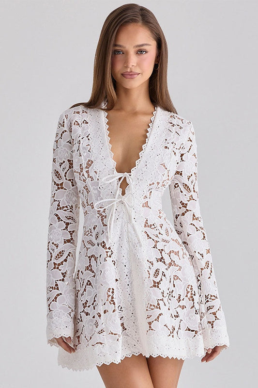 Vestido Mini de Encaje Blanco
