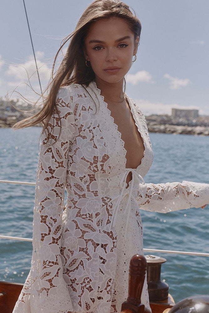 Vestido Mini de Encaje Blanco