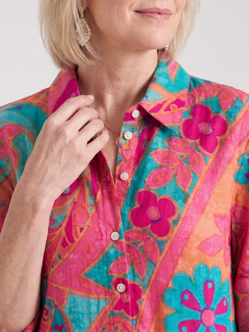 Klera | Vestido Midi Estampado con Botones y Cuello Camisero