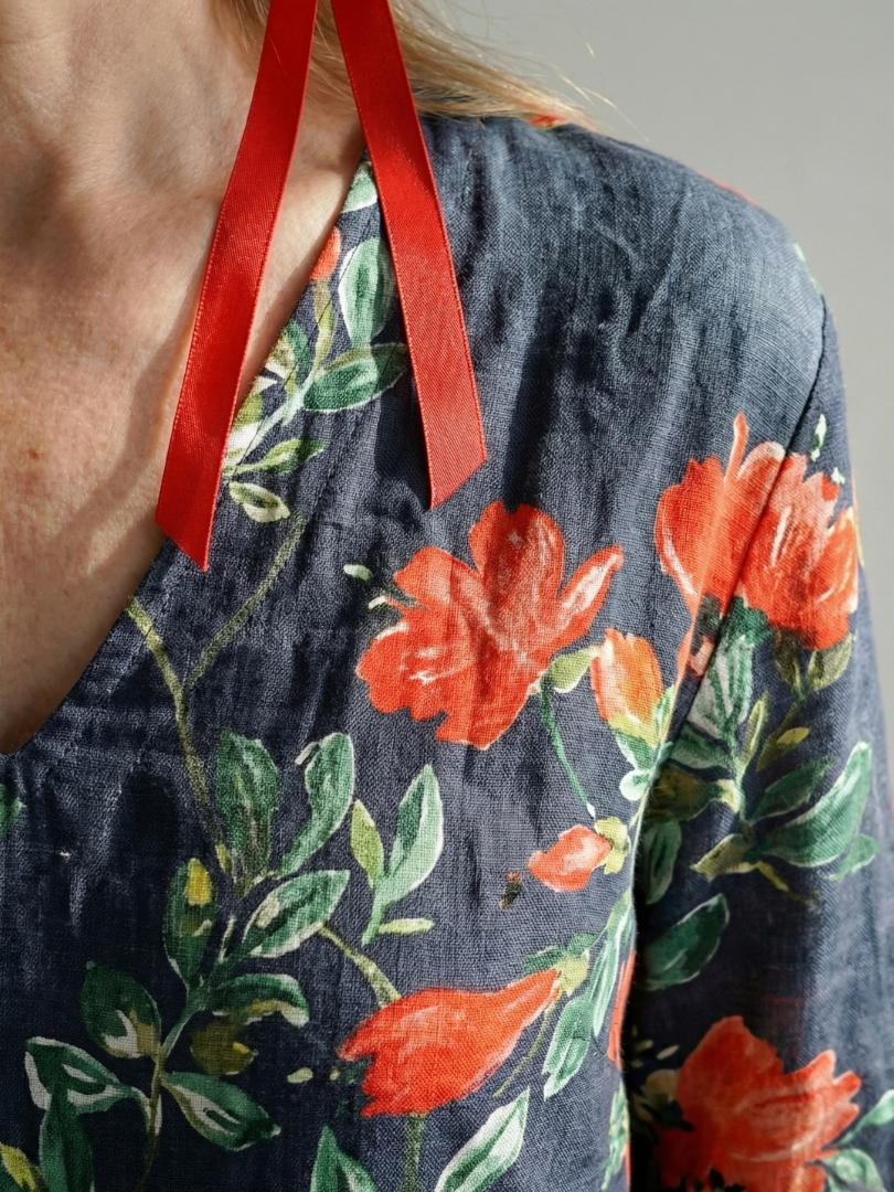 Cyrus | Vestido Midi Floral de Caída Serena