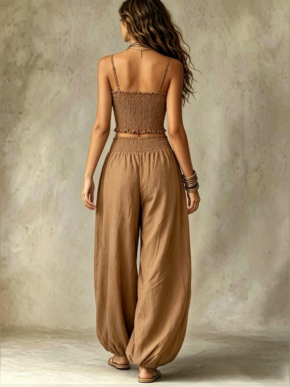 Conjunto de Dos Piezas con Top Corto Fruncido y Pantalón de Pierna Ancha