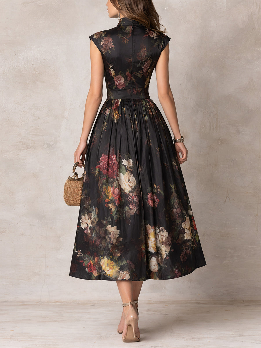 Vestido Midi Negro de Satén Plisado con Cuello Ojal y Estampado Floral