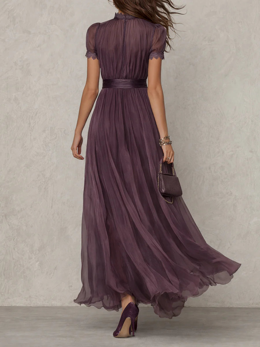 Vestido Maxi Morado de Chifón con Cuello Ojal y Ribete de Encaje