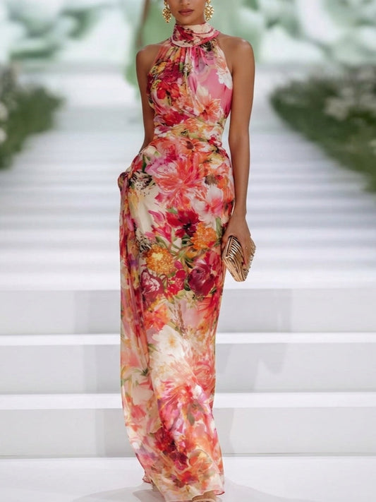 Vestido Maxi Rojo de Chifón Floral con Cuello Halter y Sin Mangas