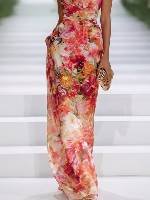 Vestido Maxi Rojo de Chifón Floral con Cuello Halter y Sin Mangas