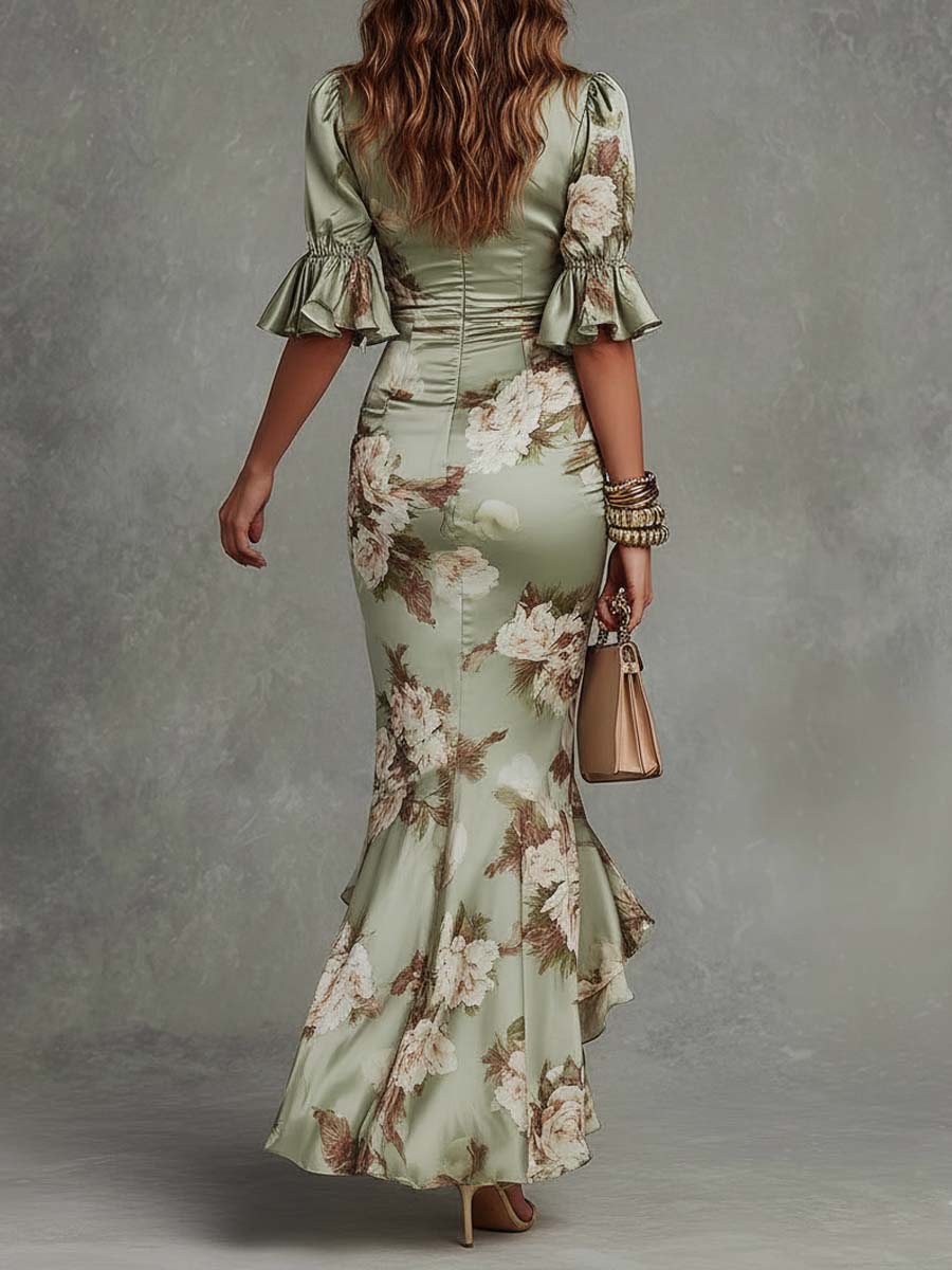 Vestido Maxi Verde Floral de Satén con Mangas Campana, Cuello en V y Corte Asimétrico