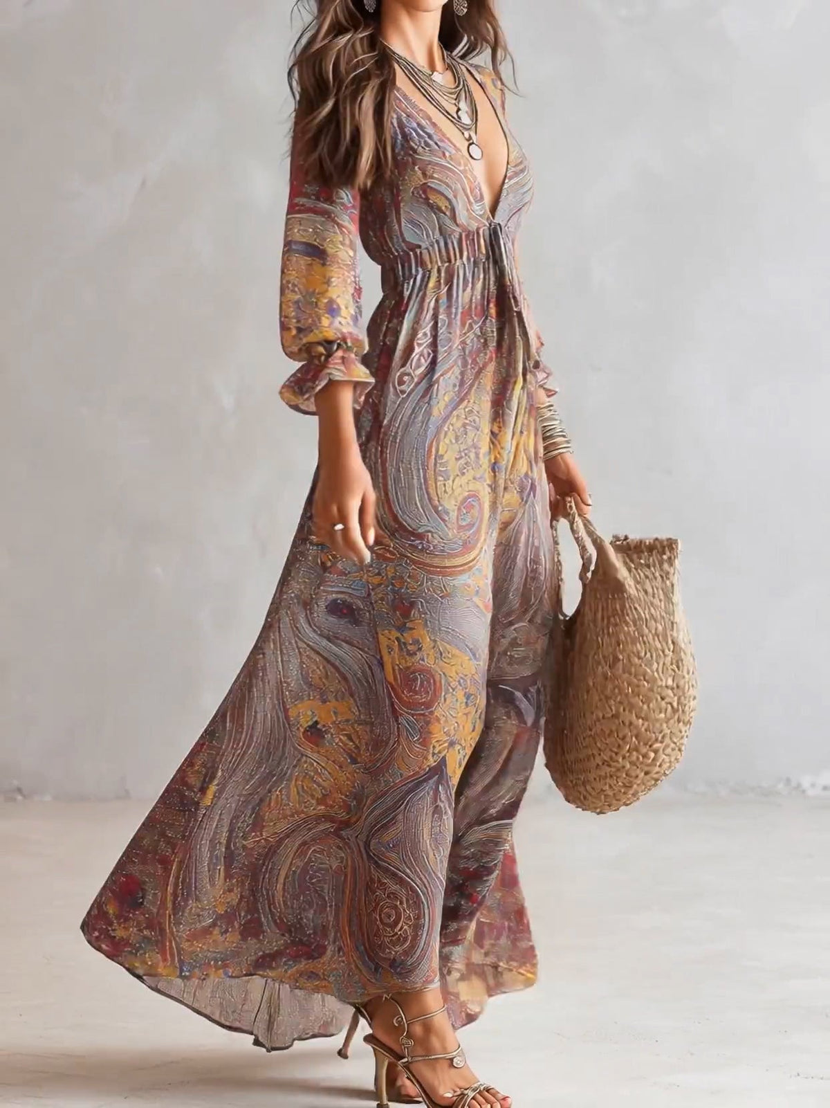 Vestido Maxi de Chifón Fruncido con Estampado de Cachemira y Cuello en V