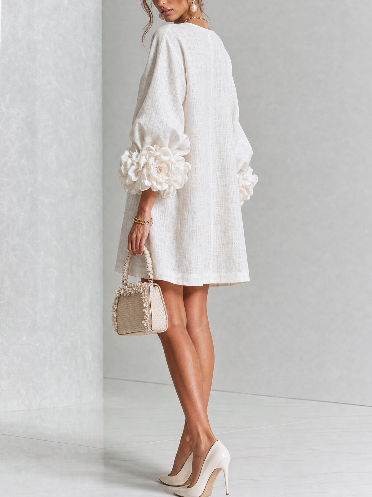 Clara | Vestido Mini con Botones y Puños Florales