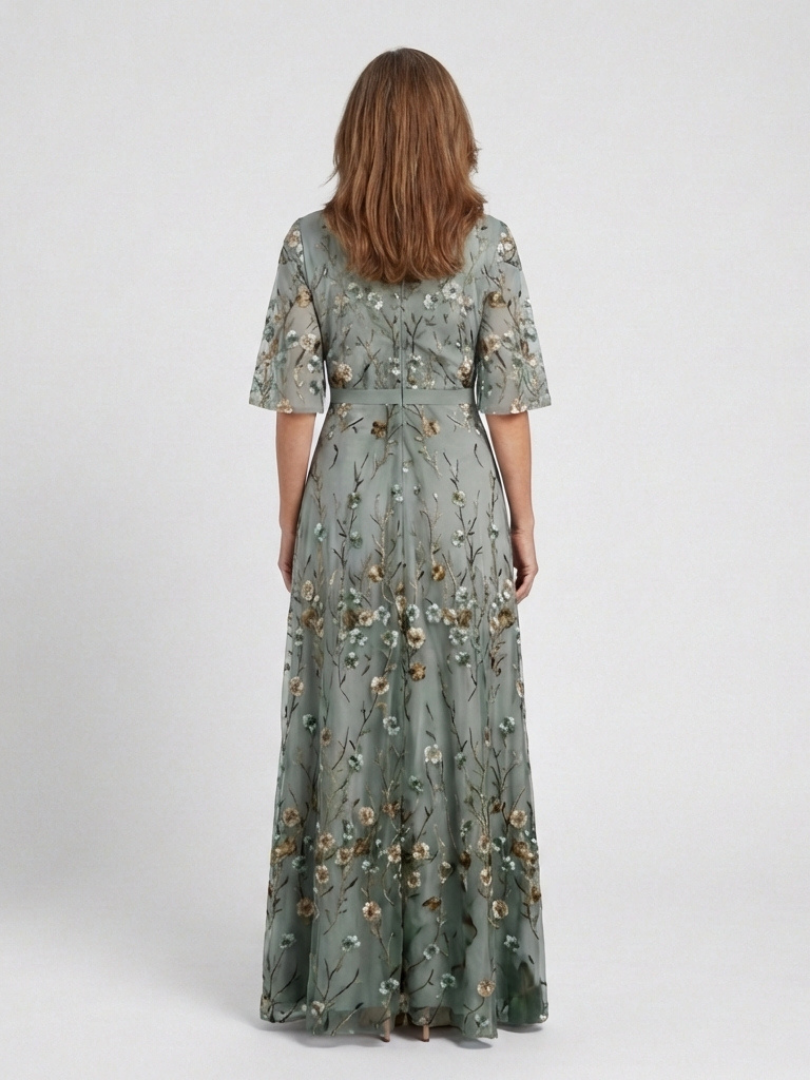 Evadne | Vestido Maxi Floral con Cuello en V y Manga Corta