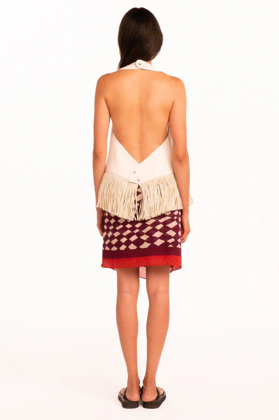Top Halter con Espalda Abierta y Flecos